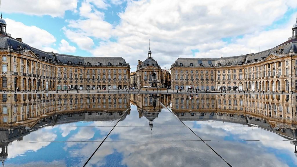organic cannabis flower delivery in Bordeaux, France in 2026