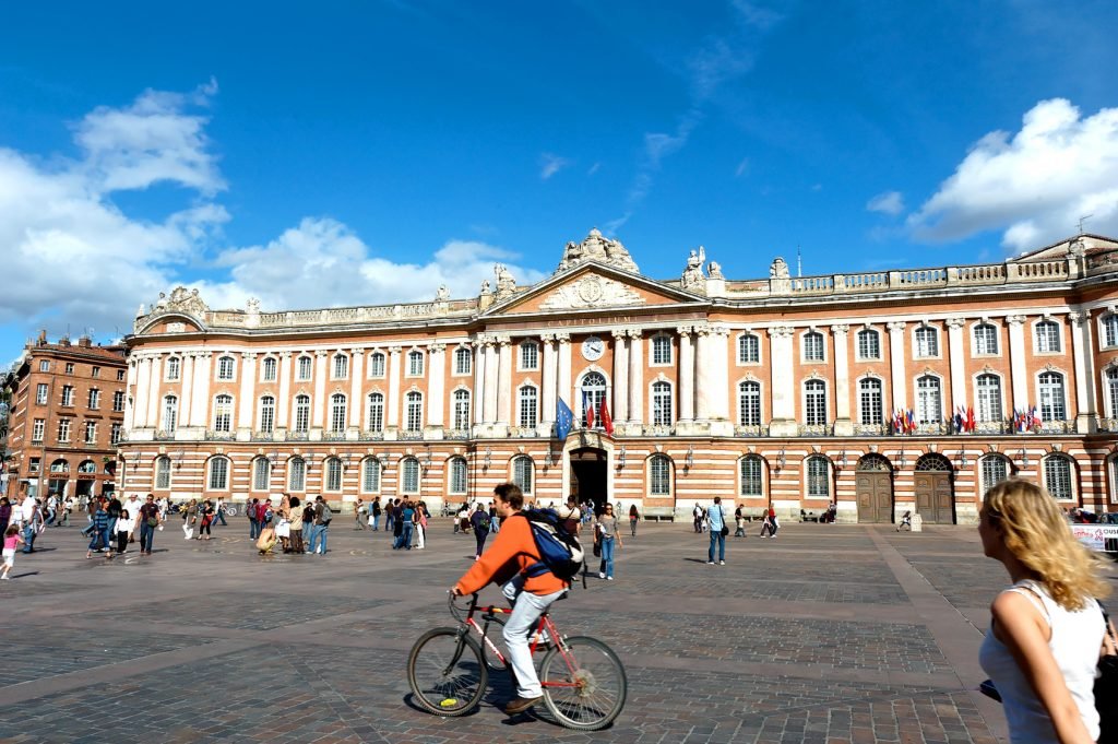 Where can i find hemp, hashish or marijuana in Toulouse in 2025? finding cannabis or weed in Toulouse in 2025.