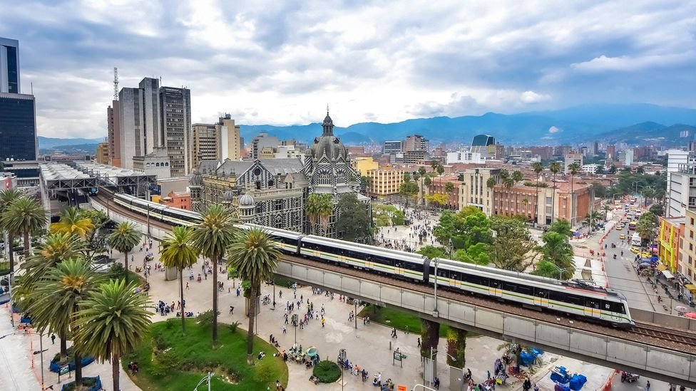 Can I find a legal weed dispensary in Medellin?